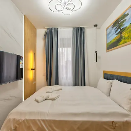 Lux Blagojevic * 兹拉蒂博尔